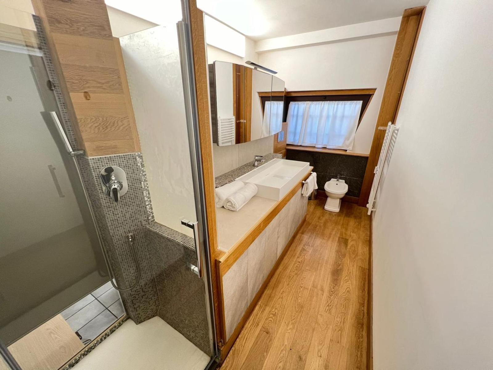 "R&P Apartment", Short Term Stay, Elegant Design, Bisceglie Metro Station, Easy For San Siro And Fiera Milano, Free Parking エクステリア 写真